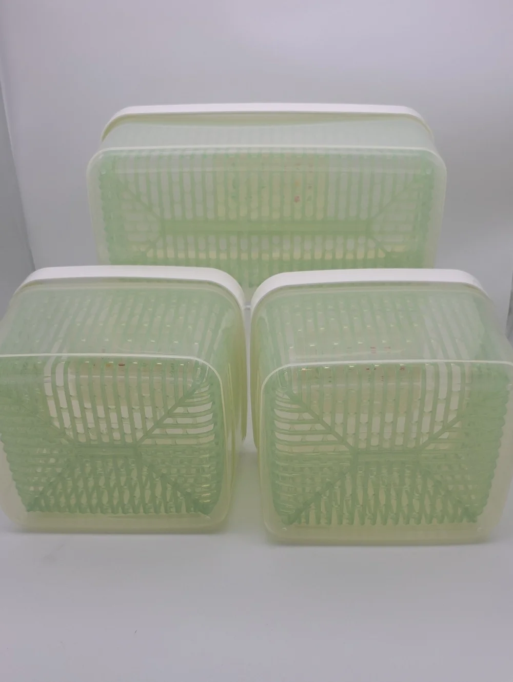 Oxo GreenSaver Produce Keeper 1 5Qt Large & 2 4.3 Qt Containers Lot of 3 total